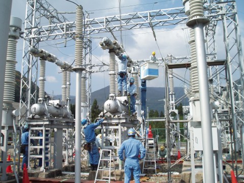 変電所内高圧関連機器整備