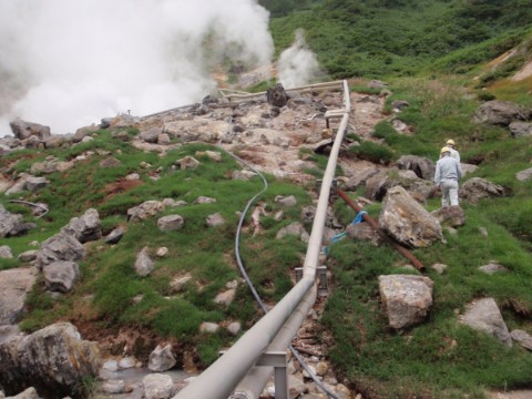 温泉水引湯配管敷設